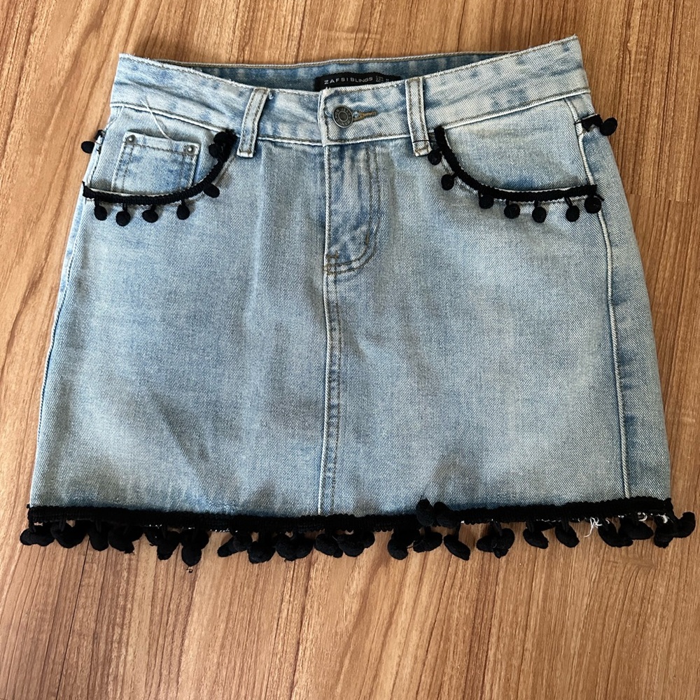 Zafsi Blings Jean skirt with fun black detail M